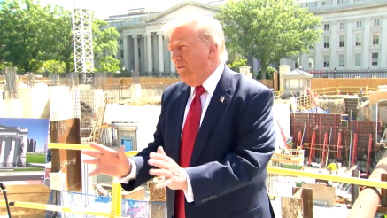 Trump znova grozi Iranu