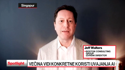 Polovica podjetij v svetu zaznava koristi od uporabe umetne inteligence