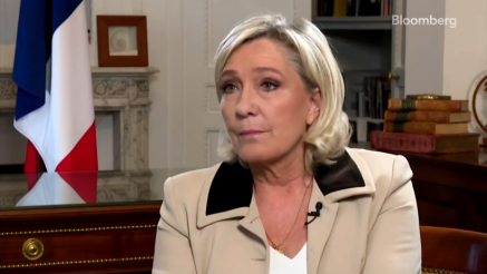 Le Pen: Proračun je moguć sljedećih tjedana