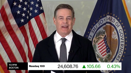 Uradniki FED-a ostajajo razdeljeni